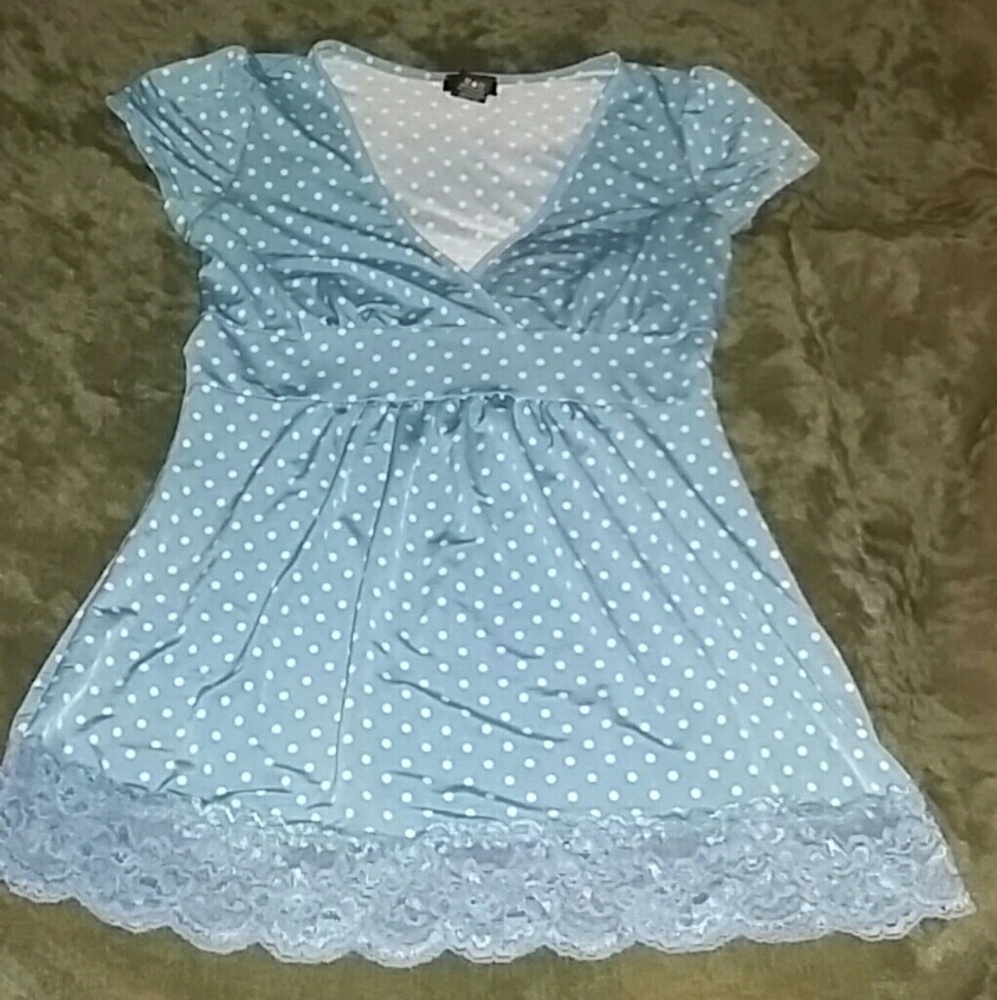 Blue blouse w white polka dots. Rue21 szM